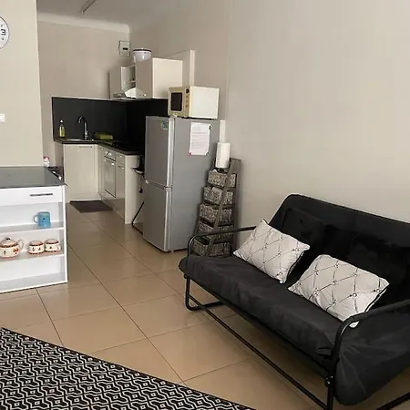 Studio Confortable Avec Terrasse Proche De La אז'אקסיו
