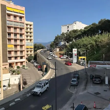 Studio Confortable Avec Terrasse Proche De La אז'אקסיו