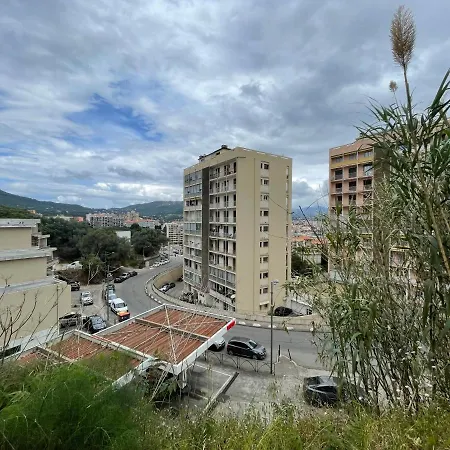Studio Confortable Avec Terrasse Proche De La דירה